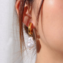 Load image into Gallery viewer, Water Drop Earrings